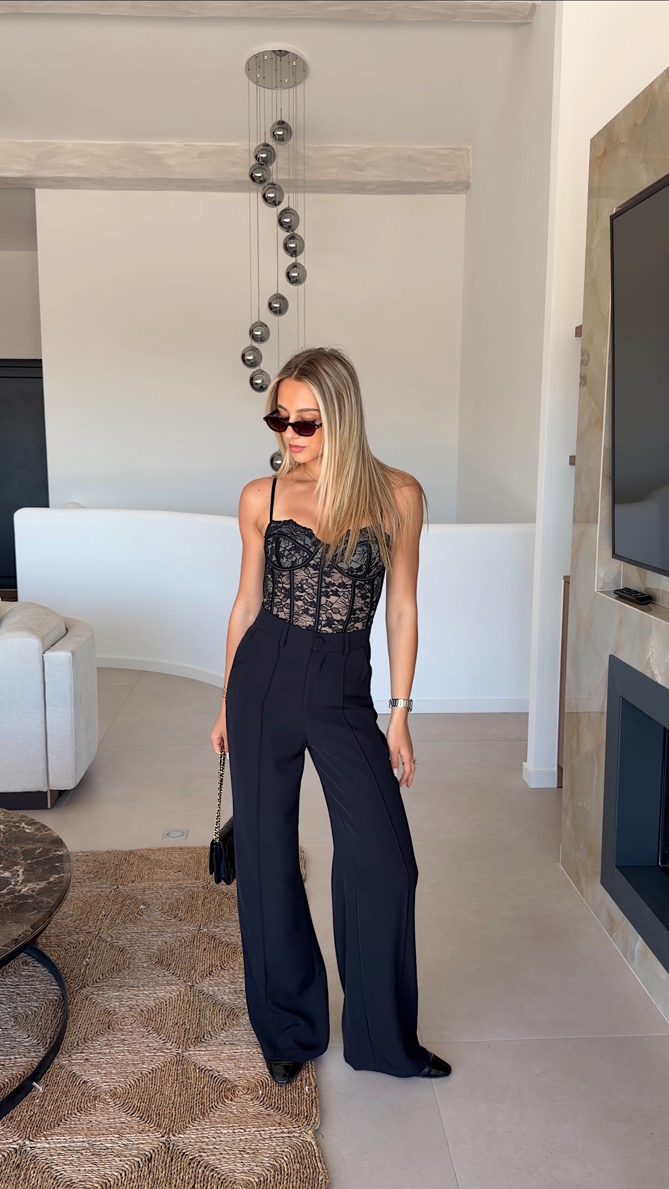 LILI BUSTIER - BLACK