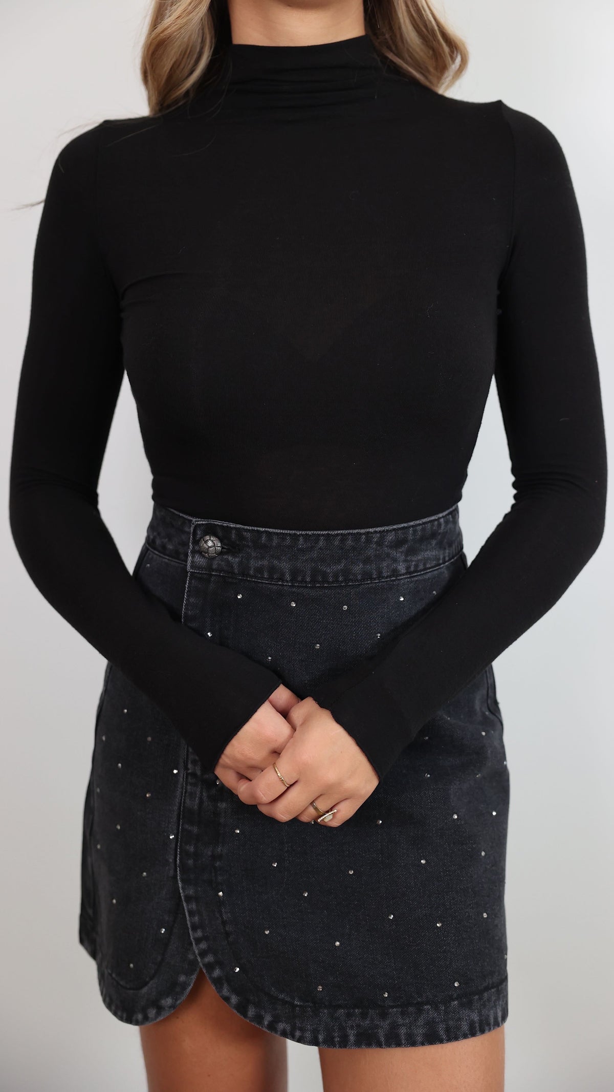 LOLA JUMPER - BLACK