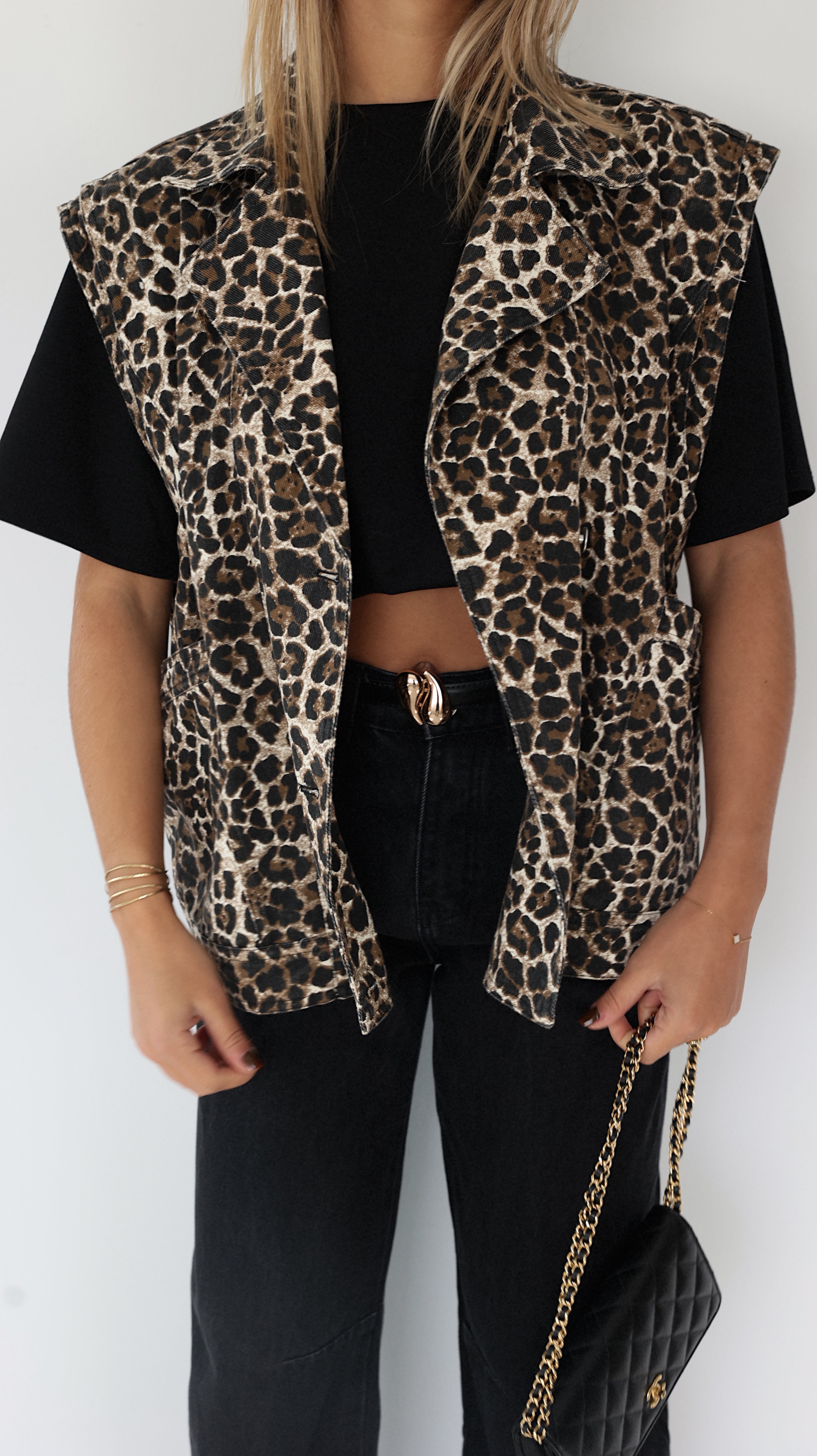 NIVA SLEEVELESS JACKET