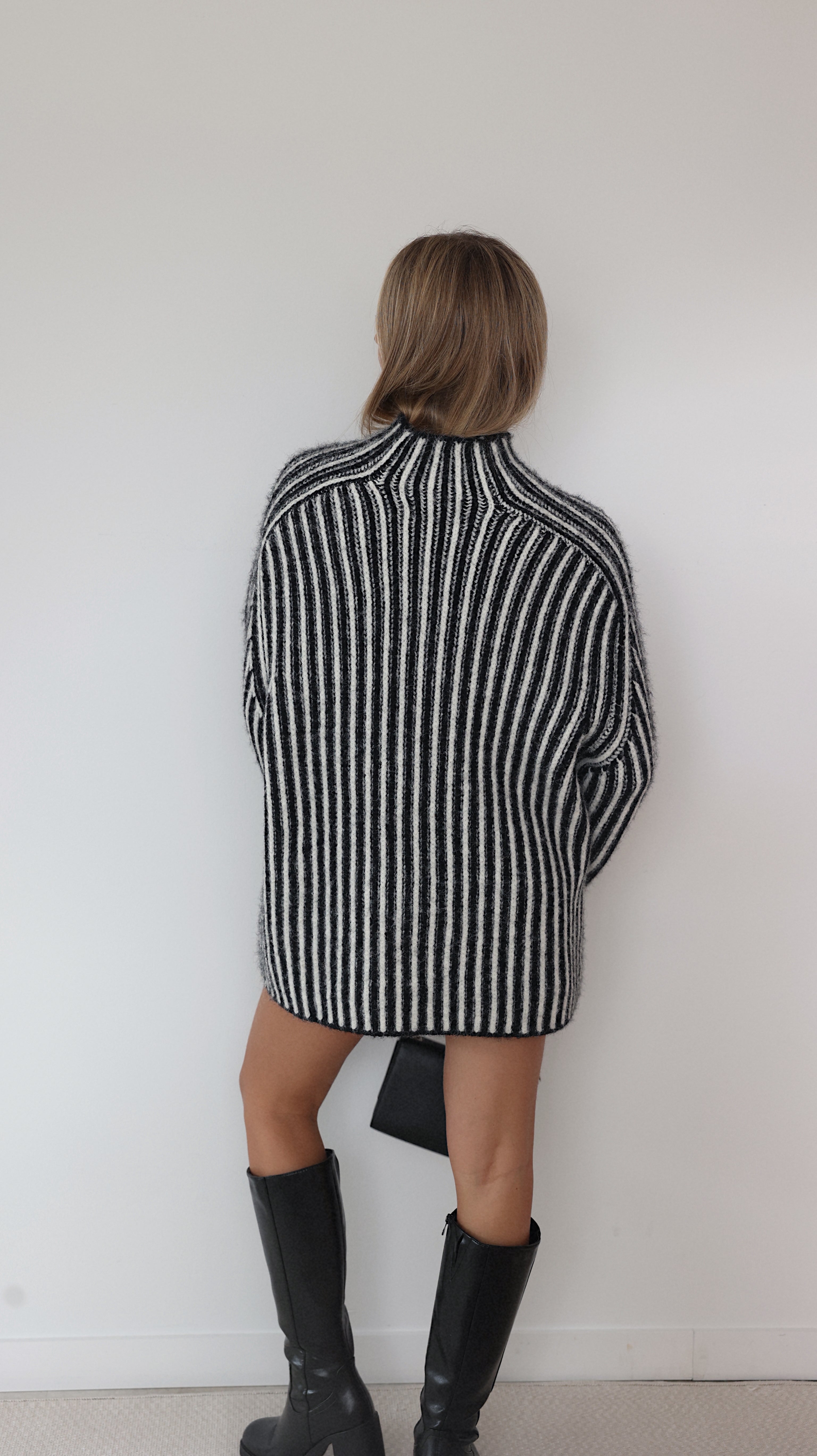 SUÉTER SIN MANGAS NOLA - CRUDO