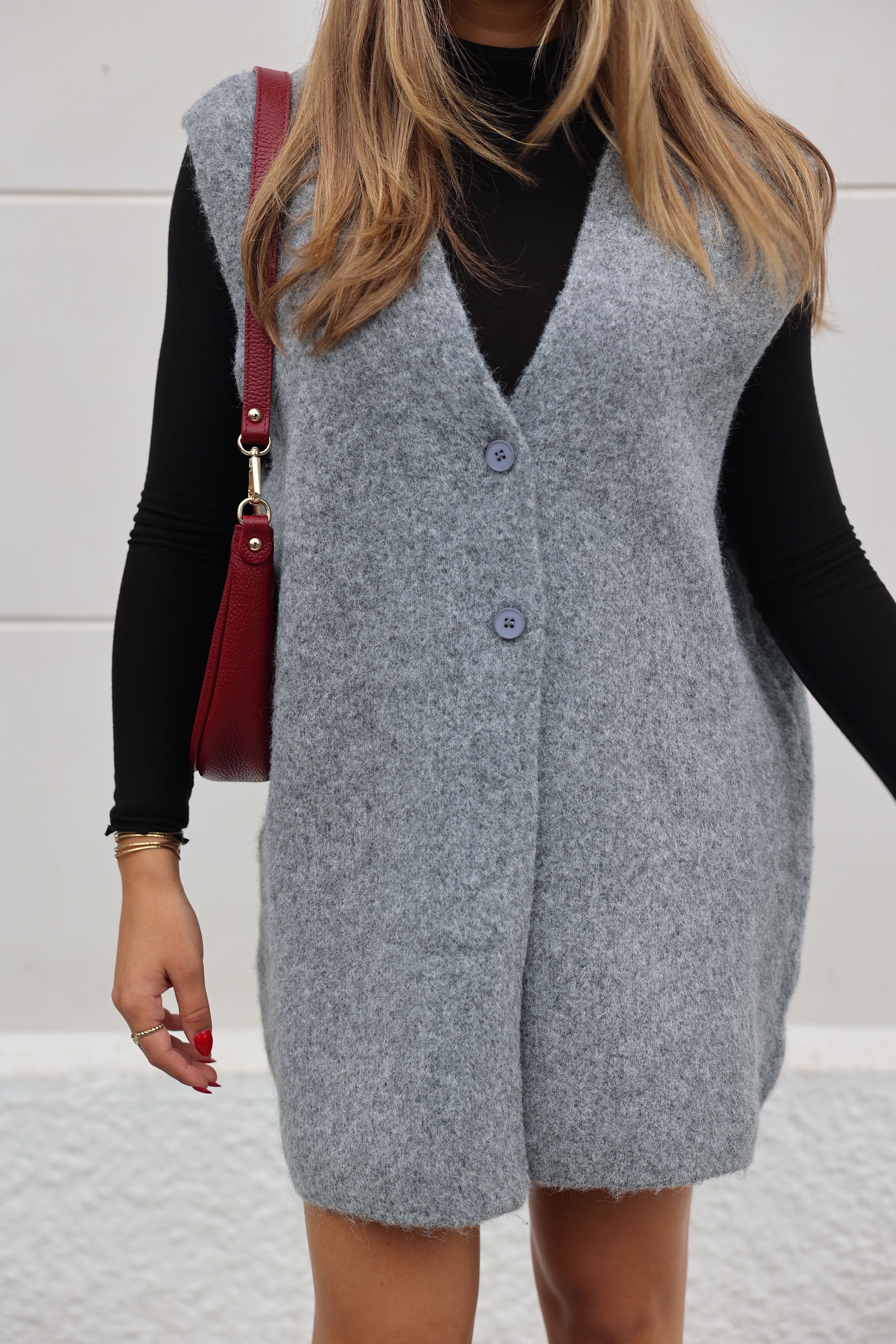 ILLANA SLEEVELESS VEST