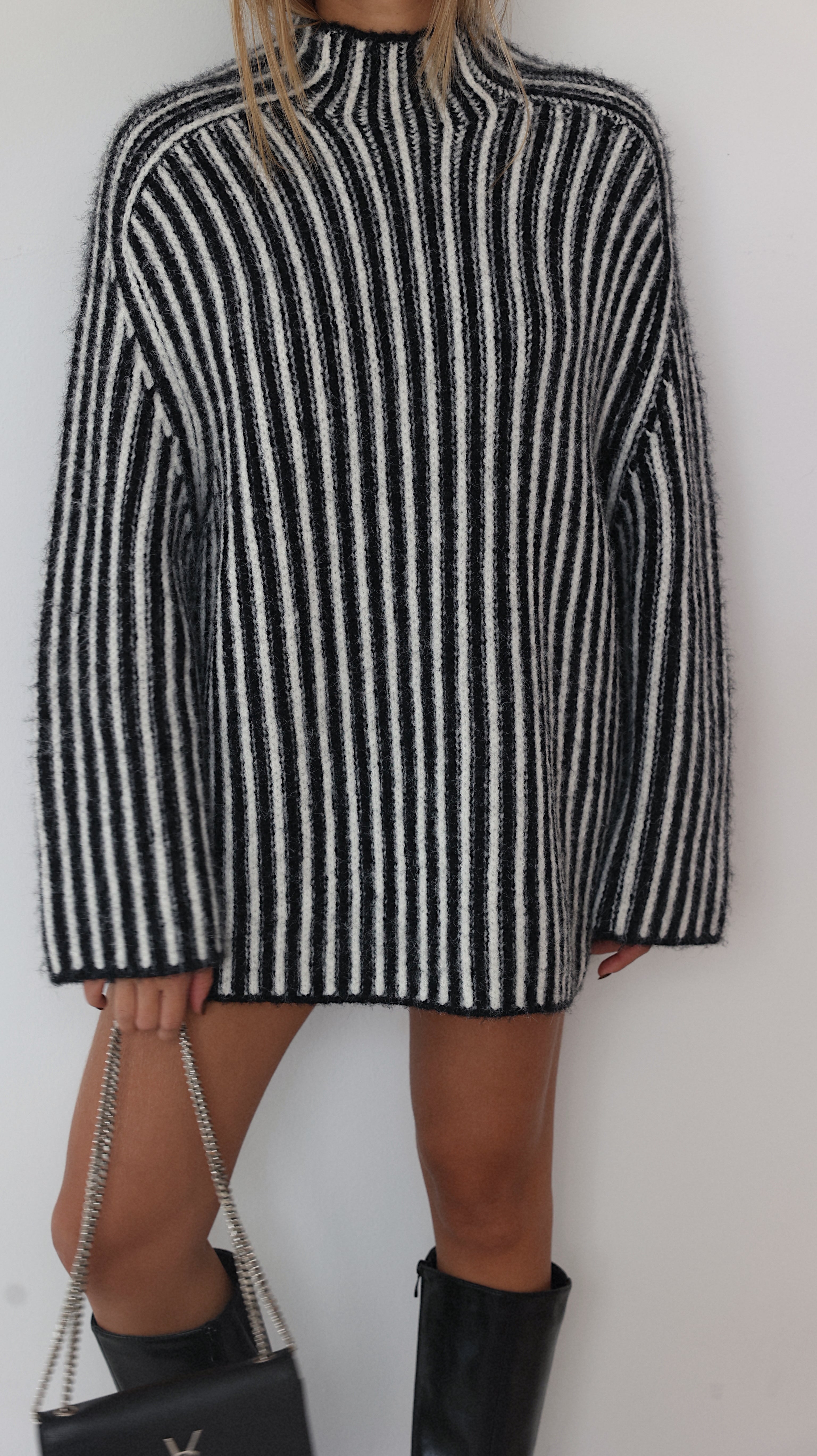 SUÉTER SIN MANGAS NOLA - CRUDO