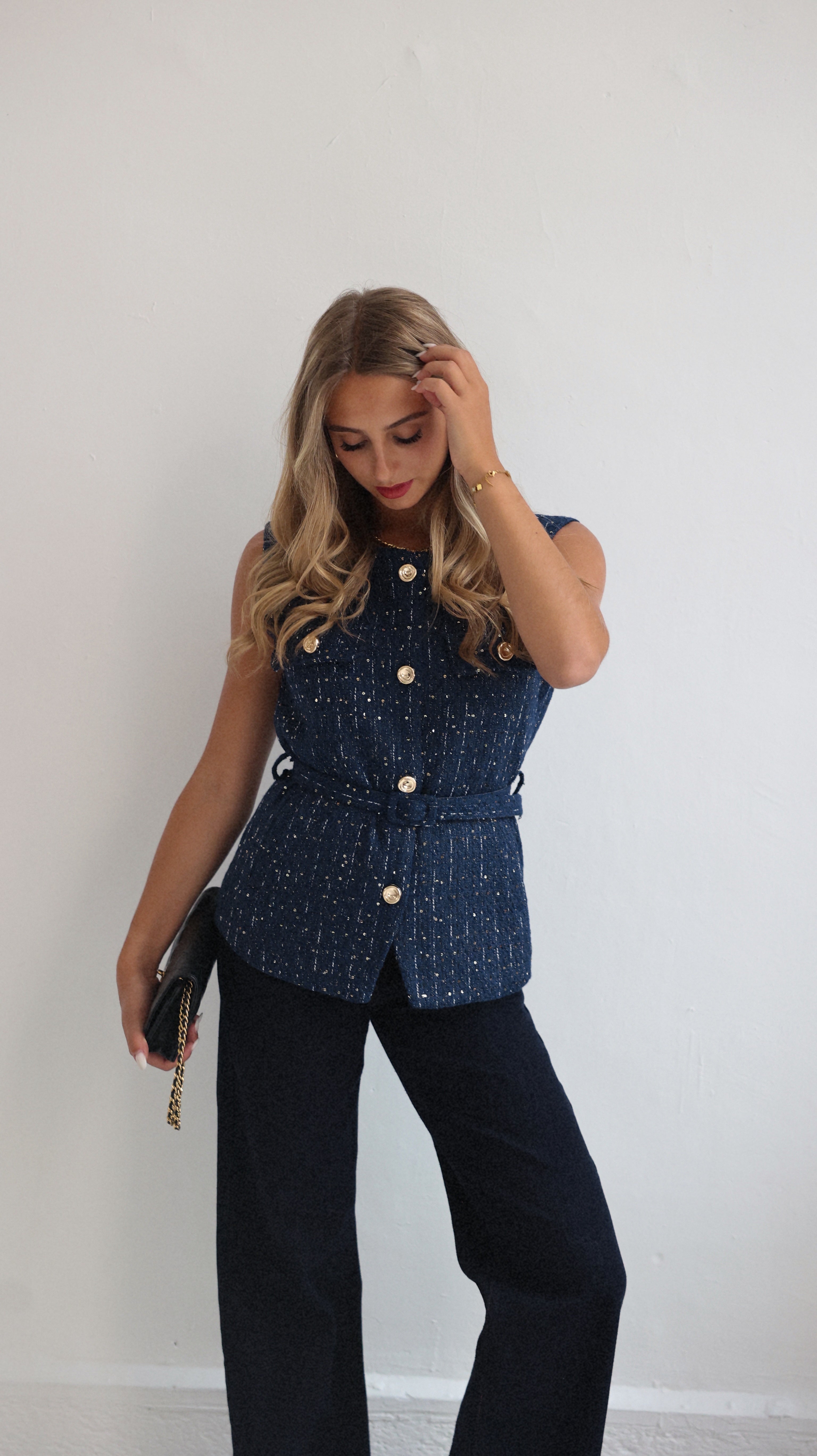 ISALIA SLEEVELESS JACKET