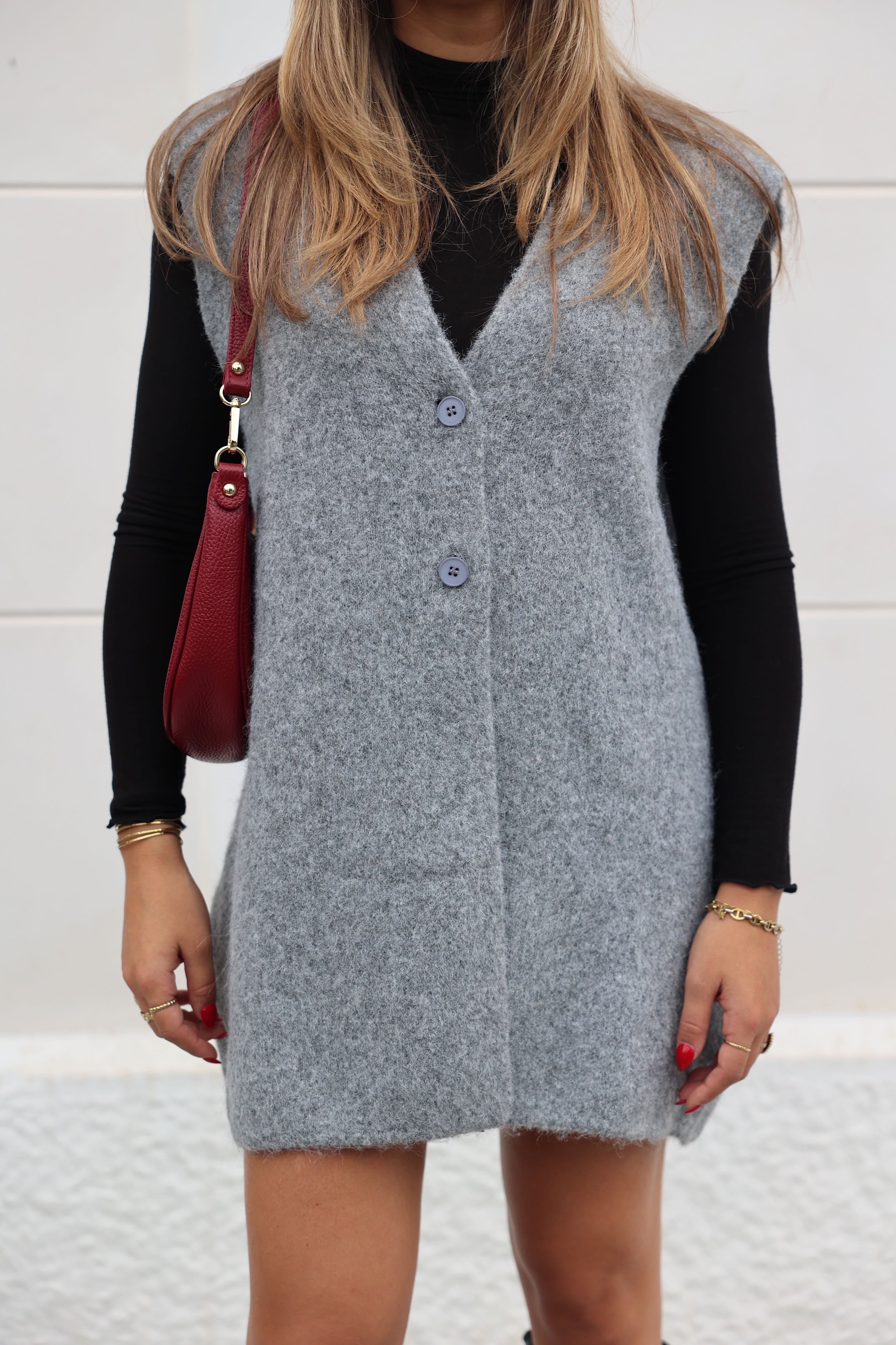 ILLANA SLEEVELESS VEST