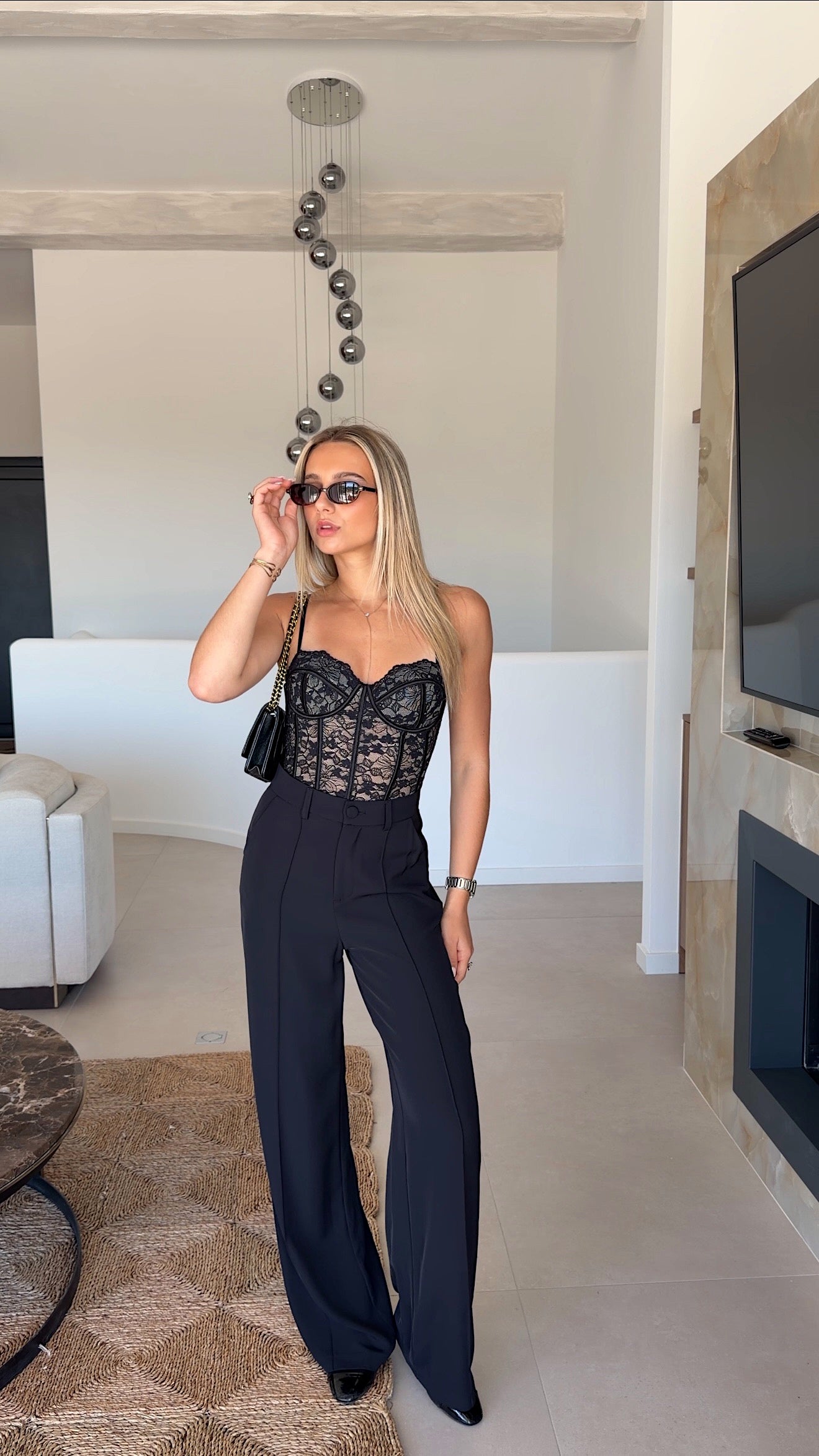 LILI BUSTIER - BLACK