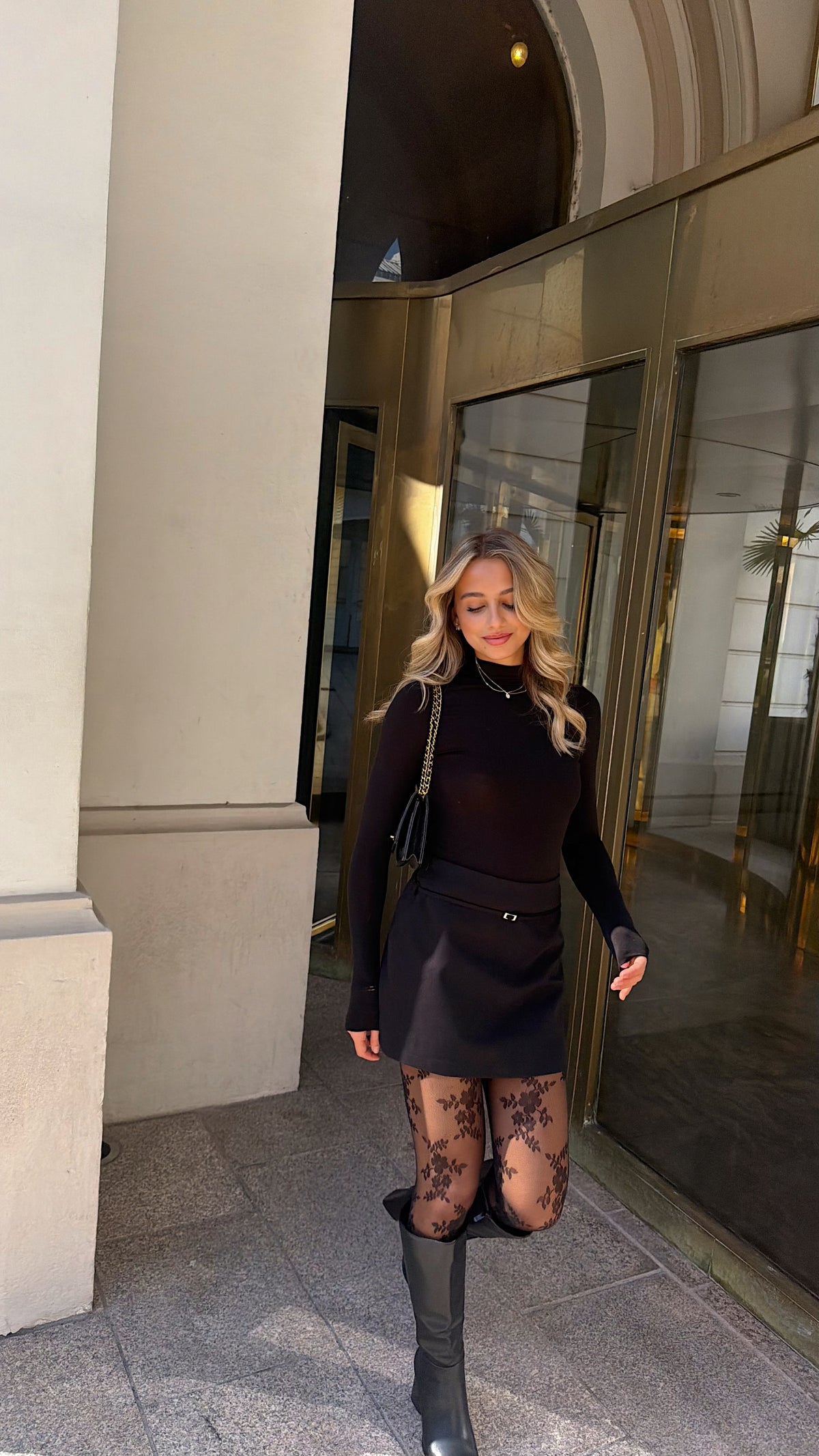 LOREN SKORT - BLACK