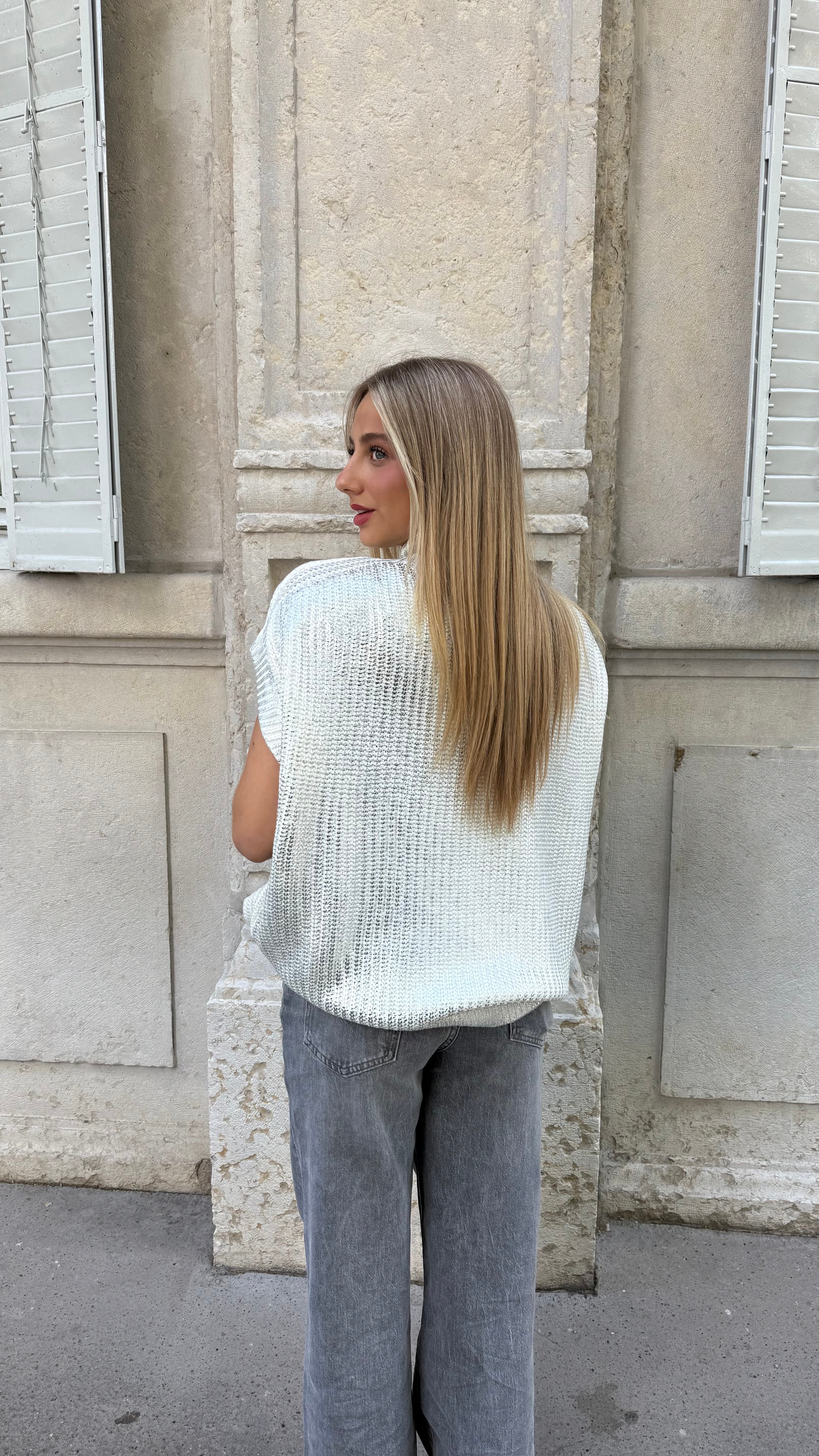 SUÉTER SIN MANGAS NOLA - CRUDO