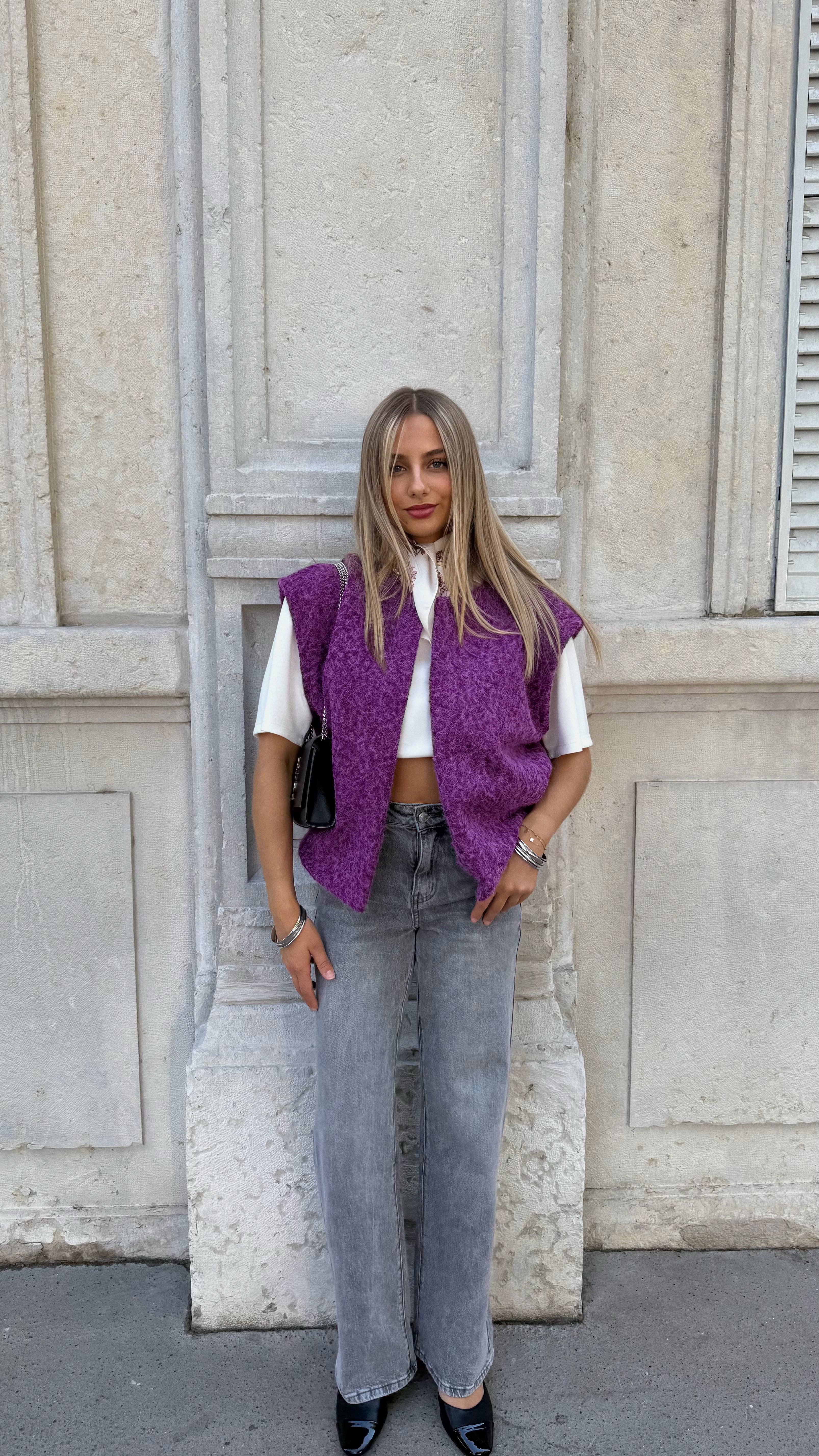 ABIE SLEEVELESS JACKET - MAGENTA