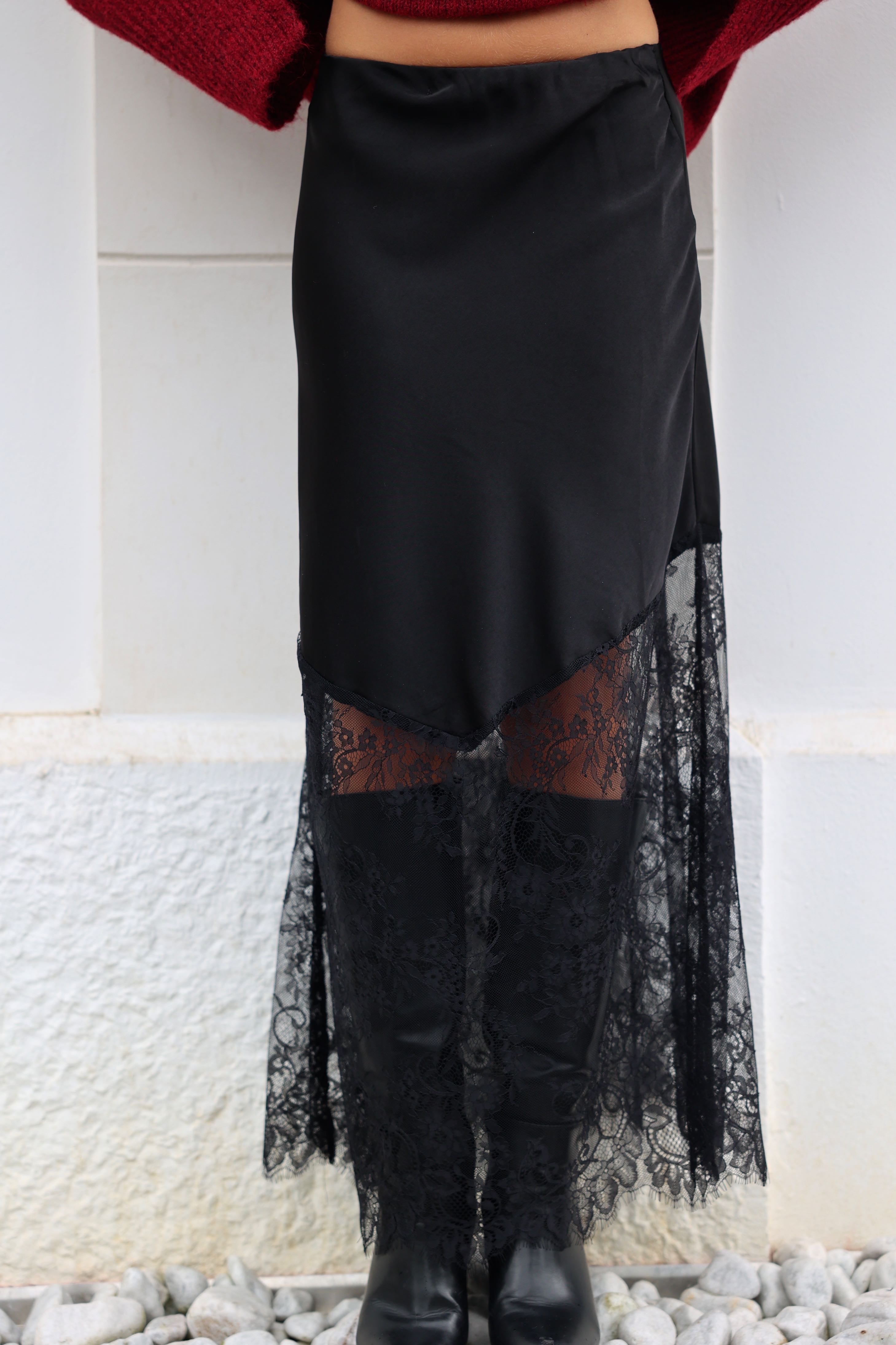 LOVIZA SKIRT - BLACK