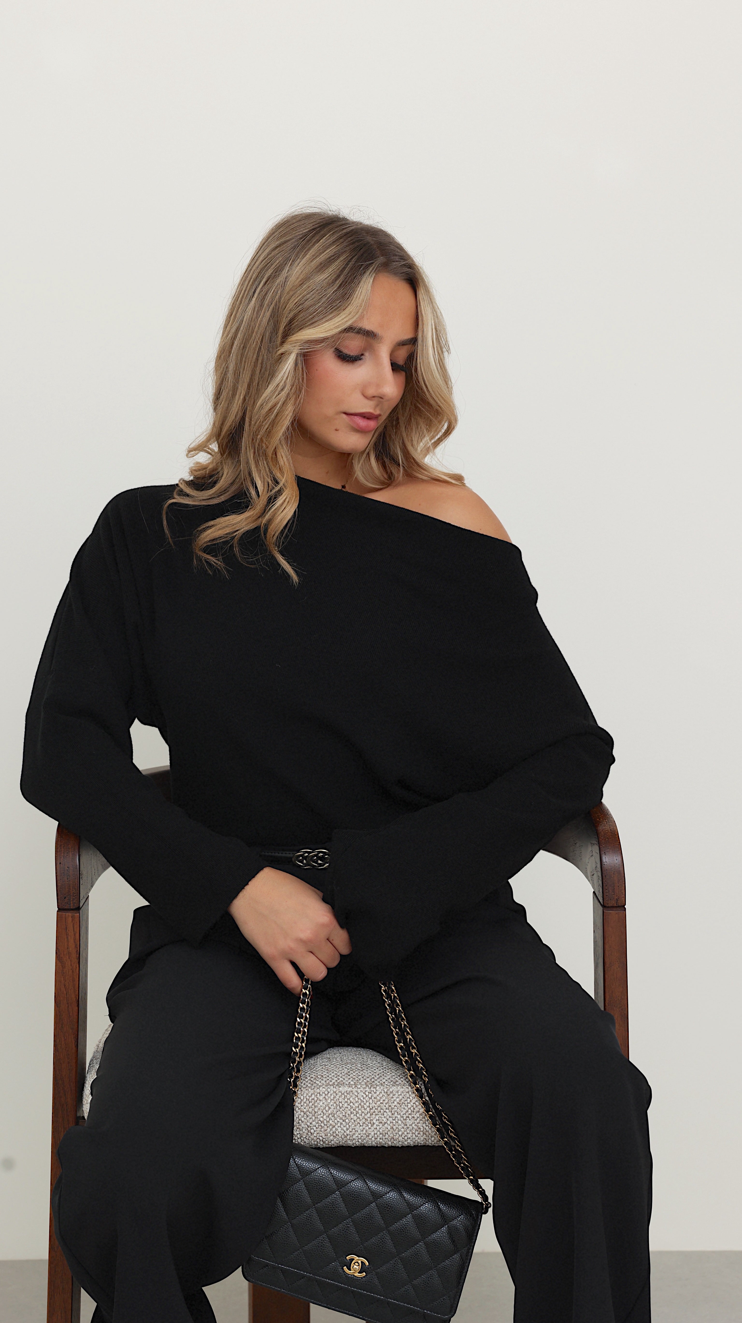 ALYZÉE LONG SLEEVE SWEATER - BLACK