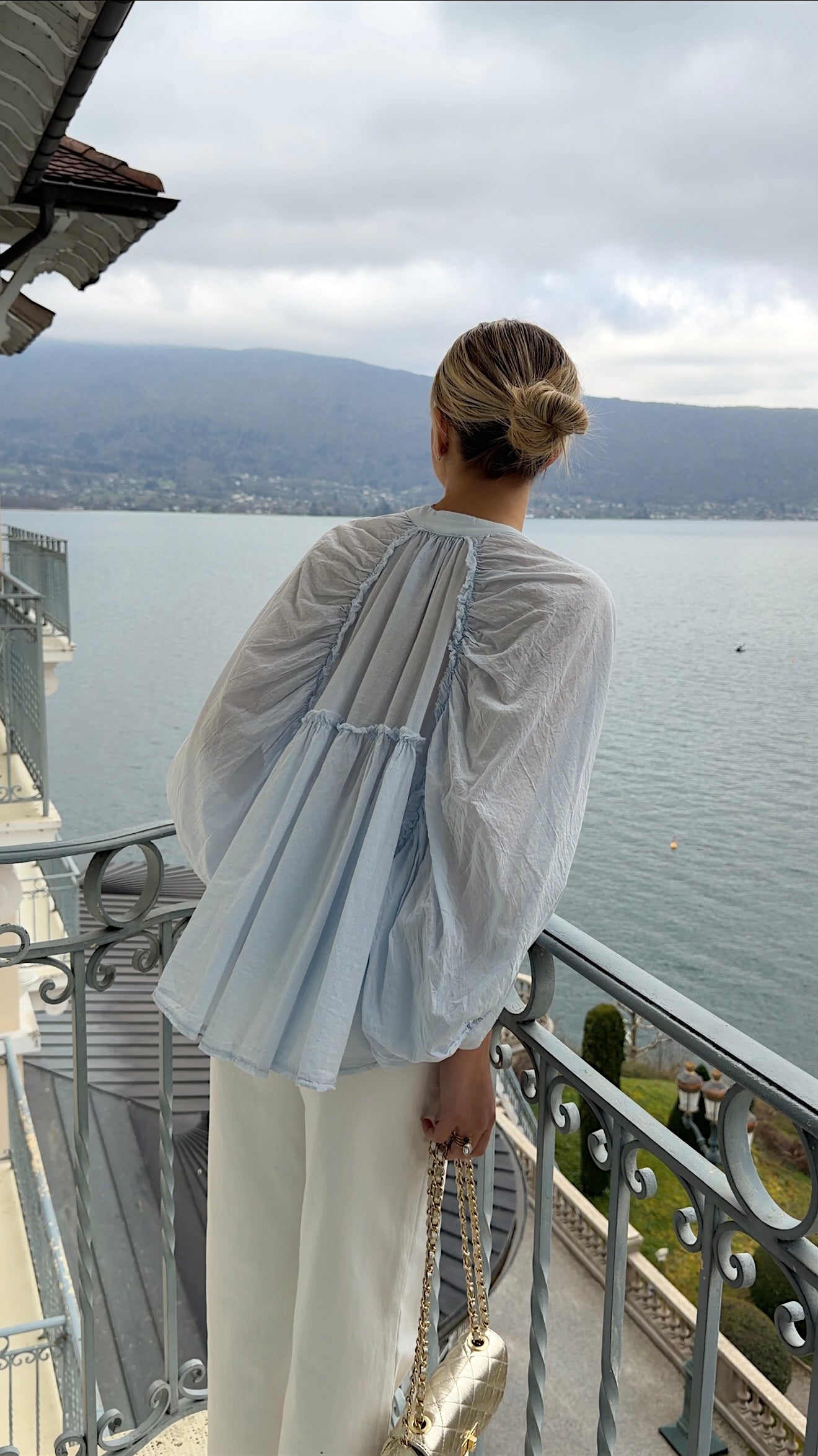 AZÉLIE BLOUSE - SKY BLUE