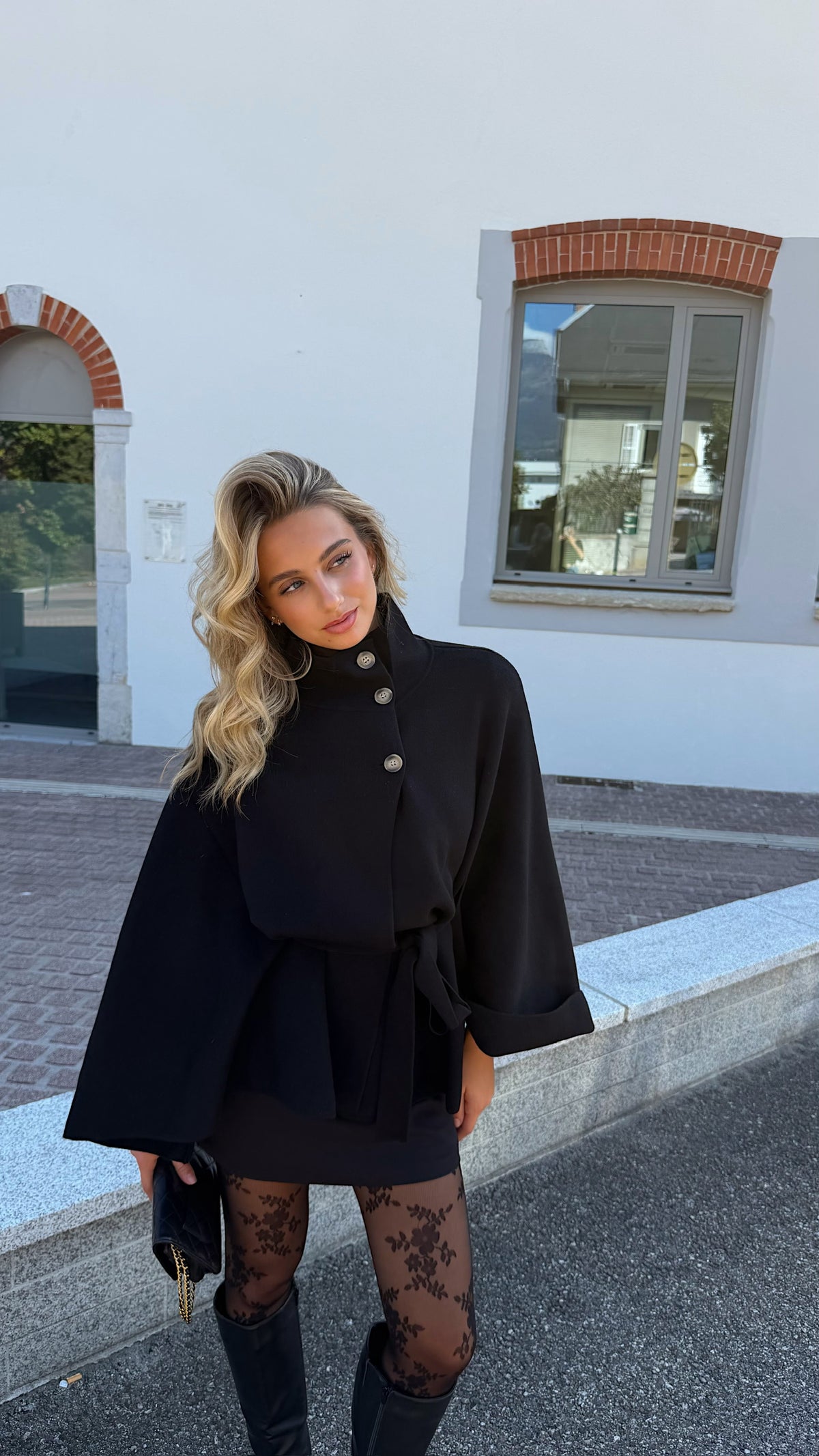 LEYNA CAPE - BLACK