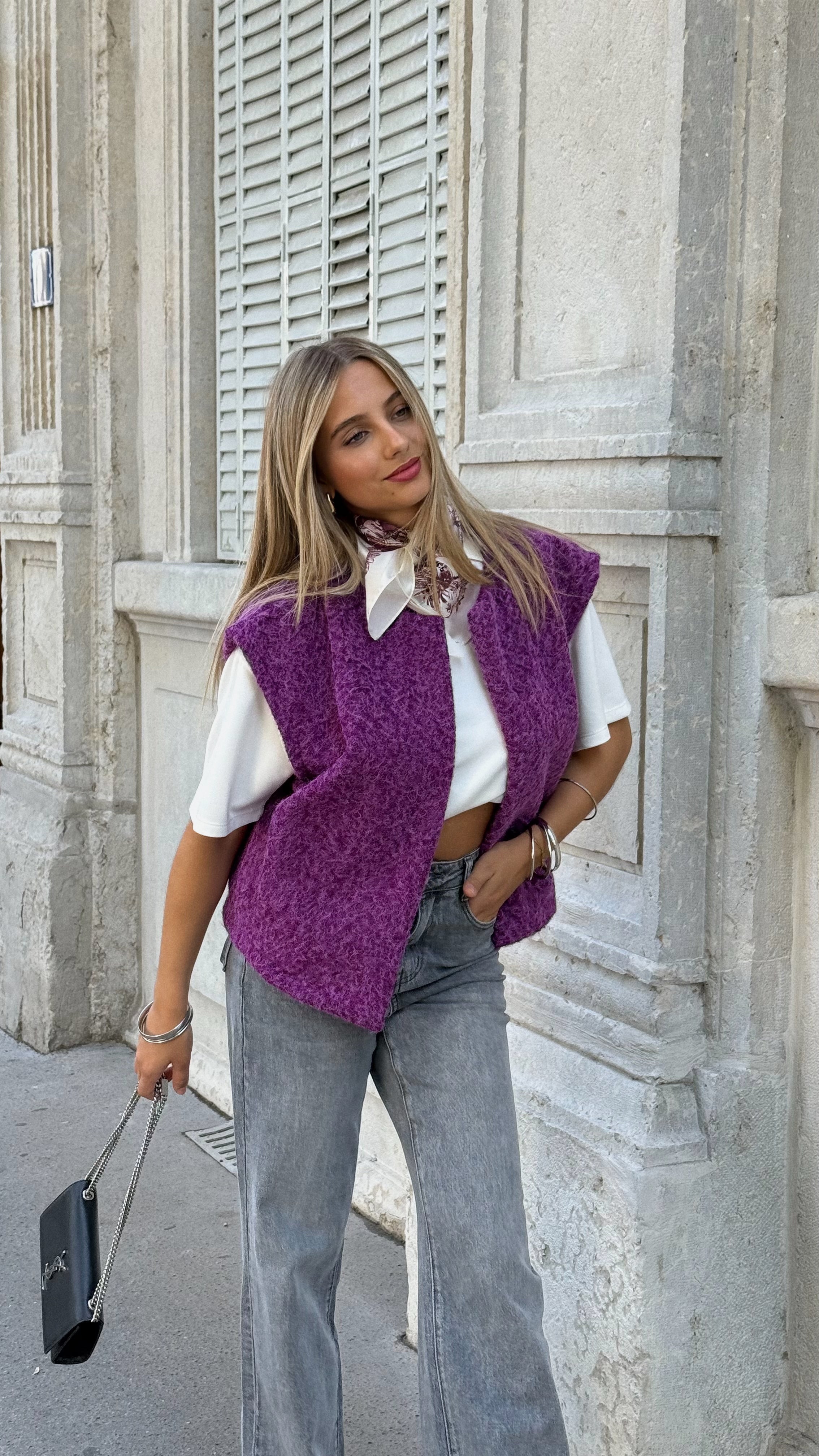 ABIE SLEEVELESS JACKET - MAGENTA