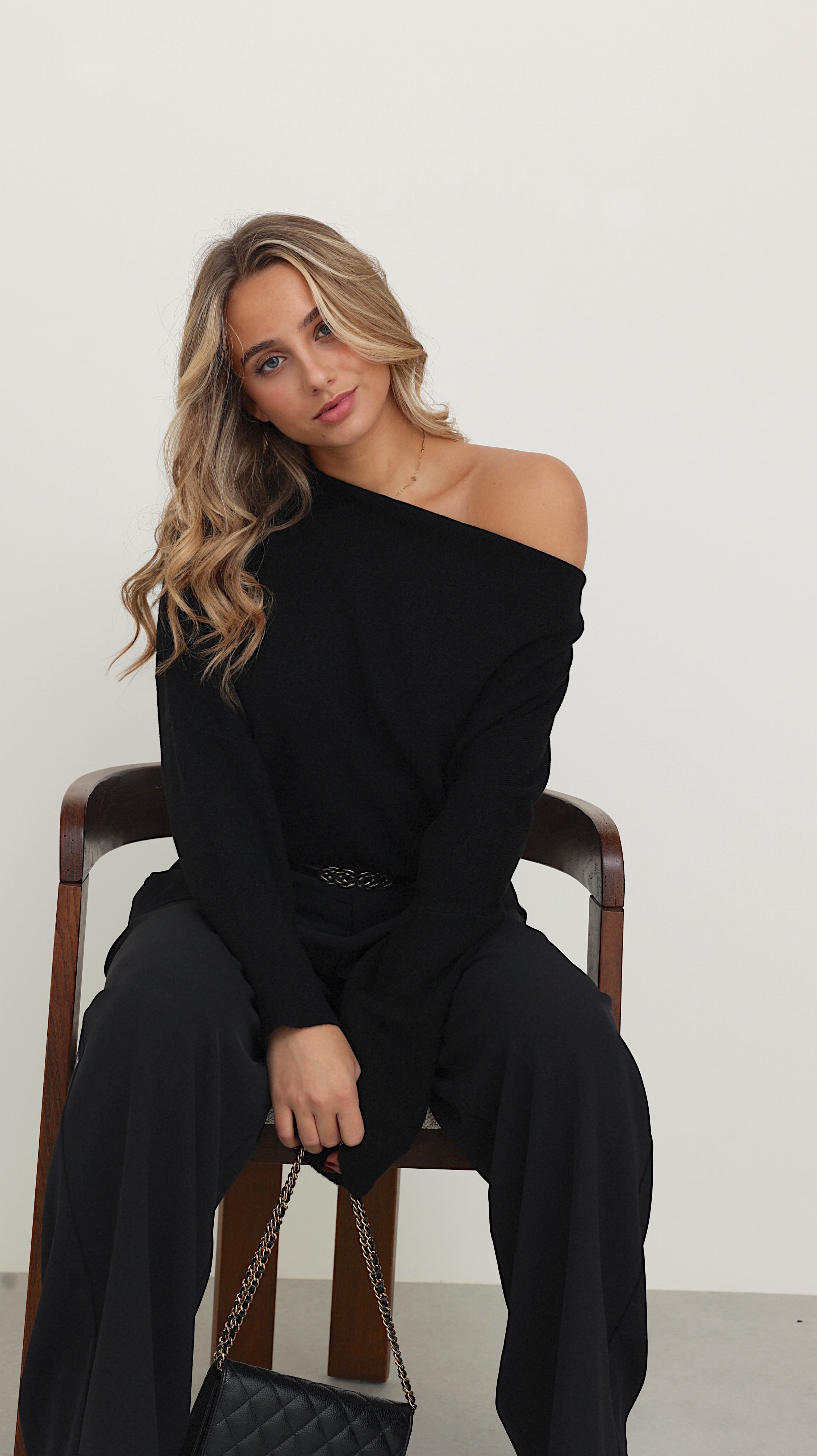 ALYZÉE LONG SLEEVE SWEATER - BLACK