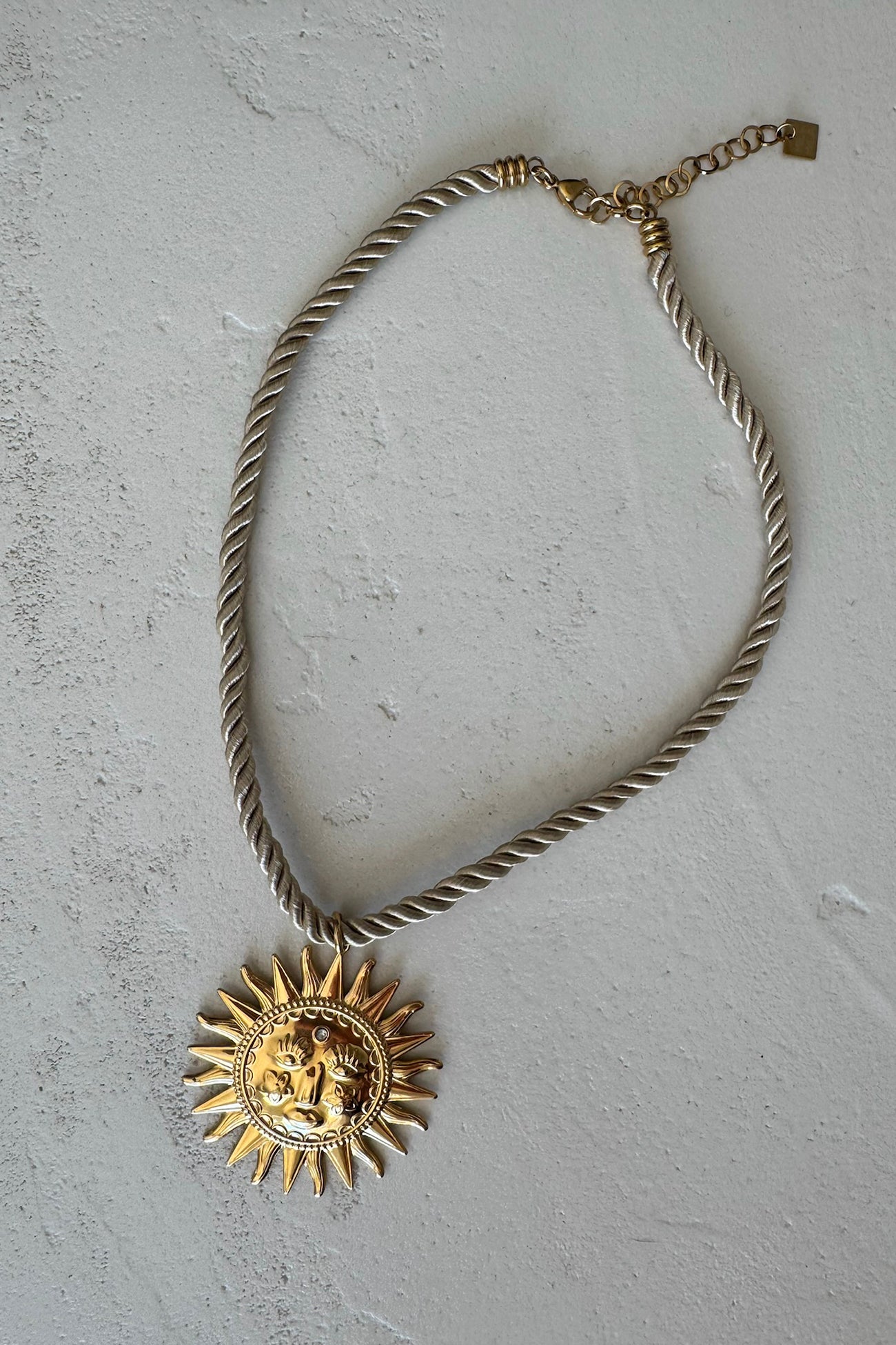 SUN NECKLACE